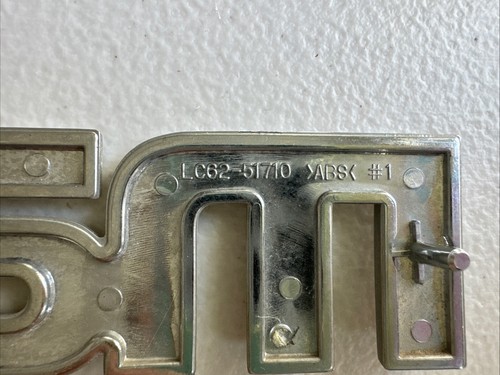 2000-2006 Mazda MPV Rear Emblem Name Plate LC62-51710 - Picture 3 of 6