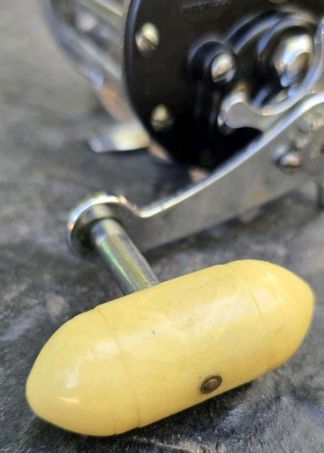 Mulinello da colata vintage Penn Beachmaster 155 convenzionale in acqua salata USA - Foto 4 di 7