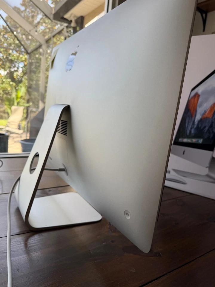 iMac 27" Retina 5k i7 4 GHz 32GB RAM 1TB Drive - Image 4 of 4