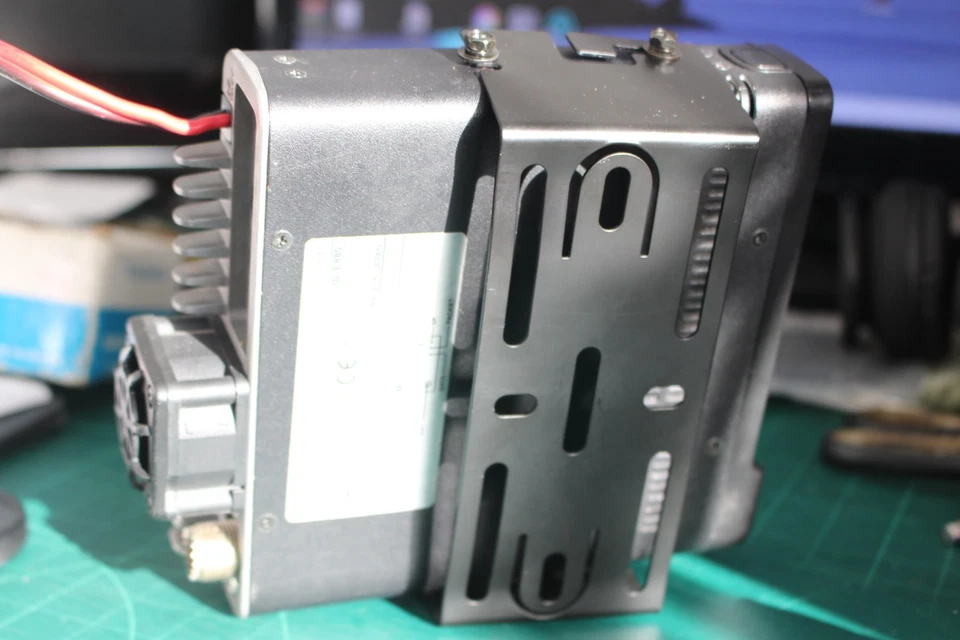 Ricetrasmettitore digitale iCom ID E880 - Immagine 4 di 4