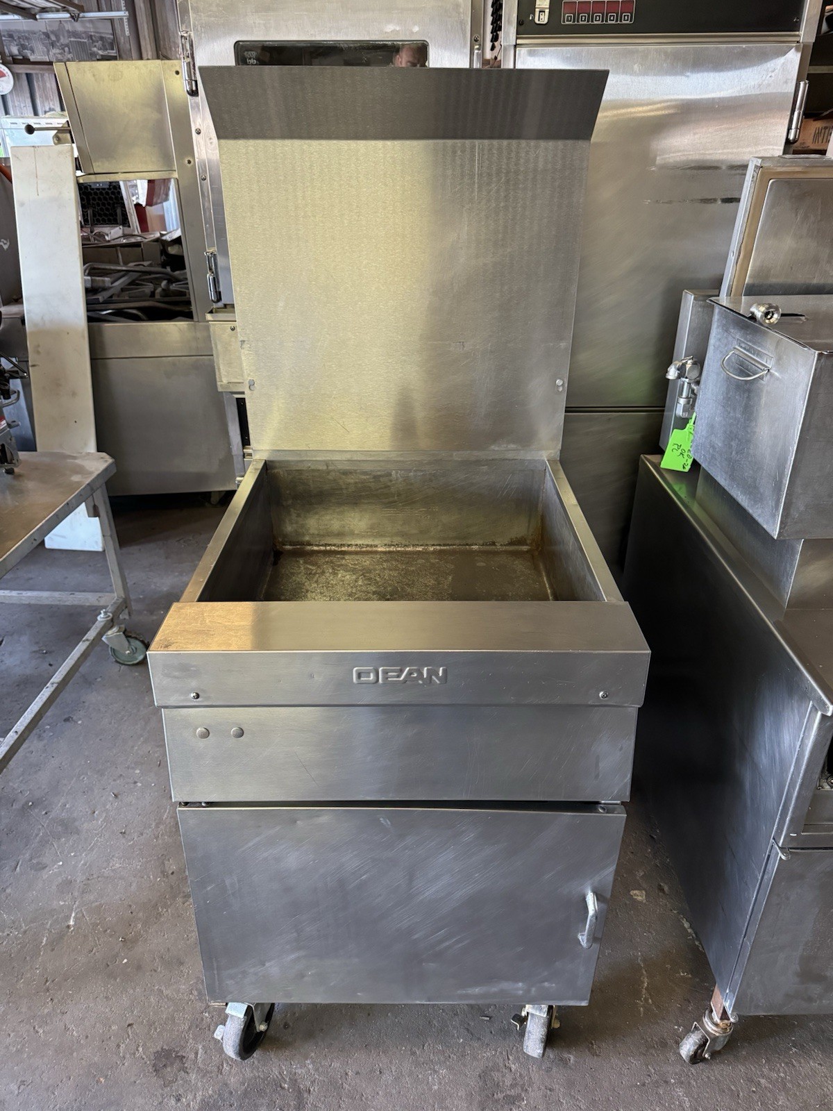 Dean Donut/Funnel Cake Nat Gas Deep Fryer, 24x24 Model 12424