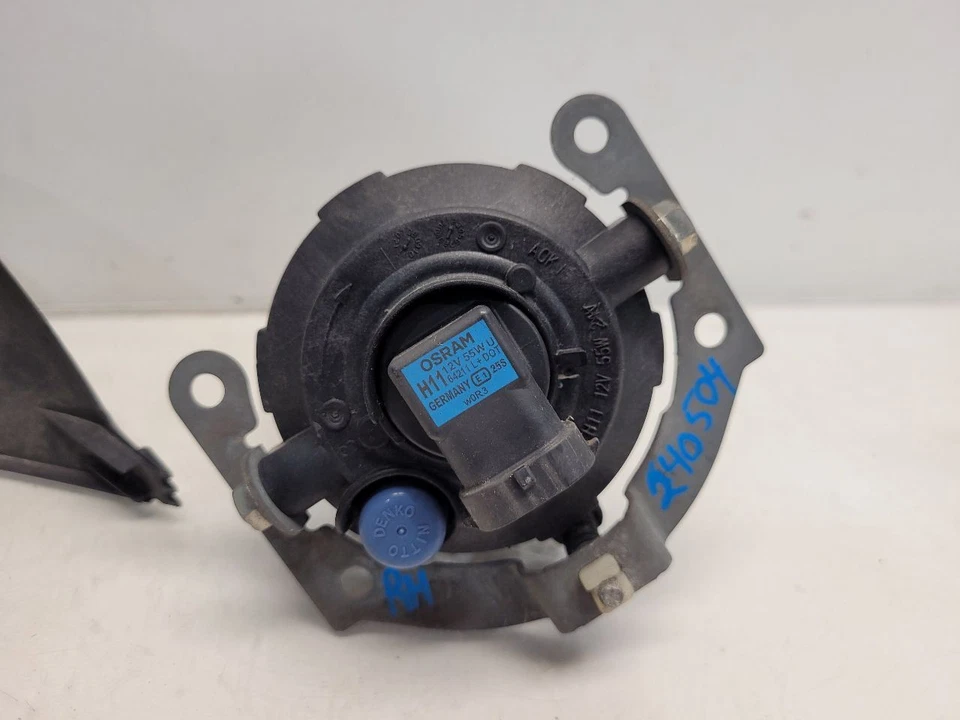 2008-15 Mitsubishi Lancer (Sedan / Ralliart) Passenger Right Fog Light W/ Bezel - Image 4 of 4