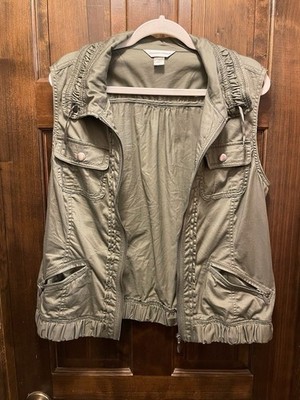 Christopher & Banks olive vest snap pockets Womens M outdoor cottagecore 