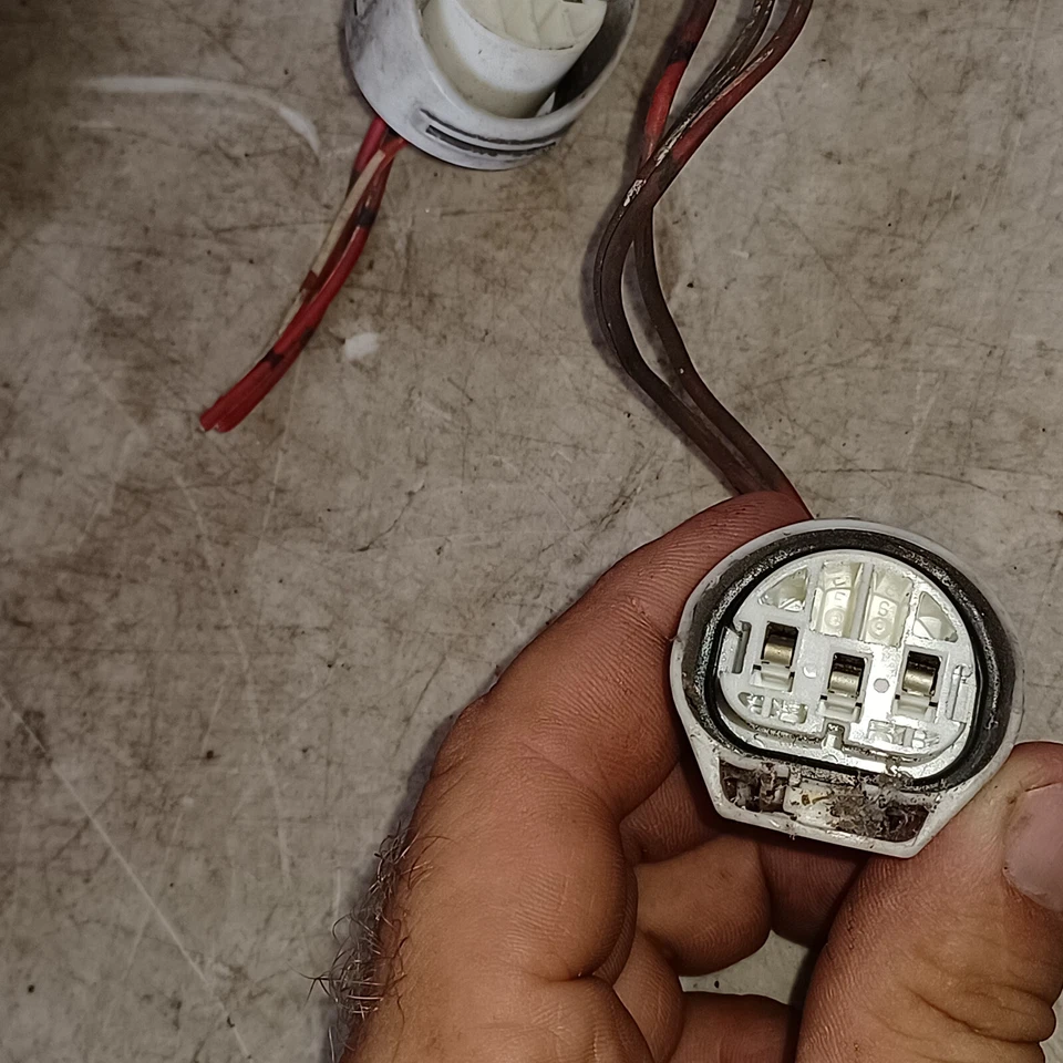 (2) 89-94 Geo Metro Compuesto Faro Bombilla Cable Conector Coletas Foto 4 de 4