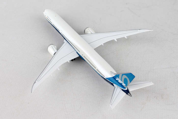 HE530781 1 500 Herpa Wings Boeing Boeing Boeing 787-10 Dreamliner implementada Livery DIE-CAST db4752 HE530781 1 500 Herpa Wings Boeing Boeing Boeing 787-10 Dreamliner implementada Livery DIE-CAST db4752