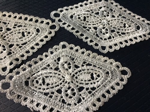 3 Diamond Rhombus Light Blue Lace Floral Appliqués Motif Patch, musty - Picture 2 of 4