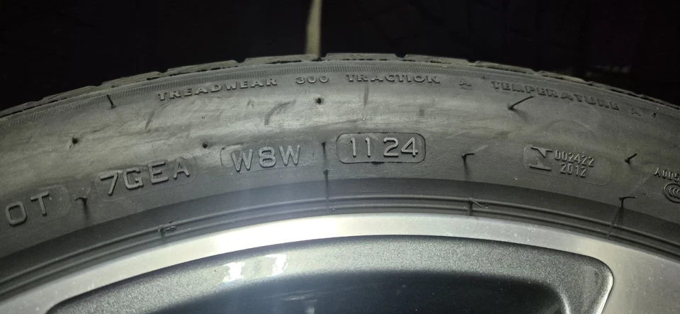 2x Bridgestone Sommerreifen 275/40 R20 - Bild 3 von 4