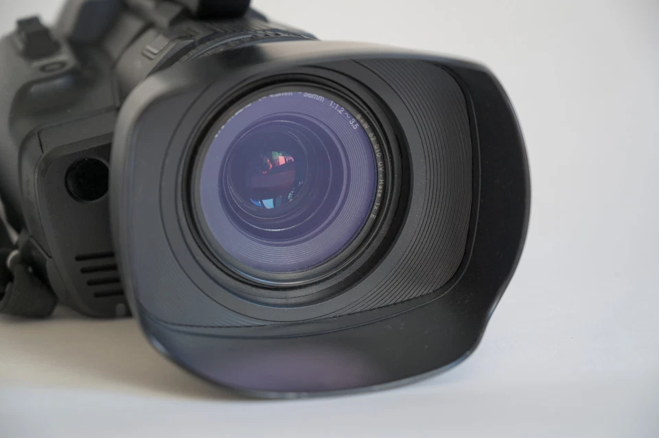 JVC GY-HM170E Kompakter Handheld 4K Camcorder - Bild 4 von 4