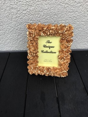 Vintage Bilderrahmen mit goldenen Blumen, 9 x 13 cm von The Unique Collection