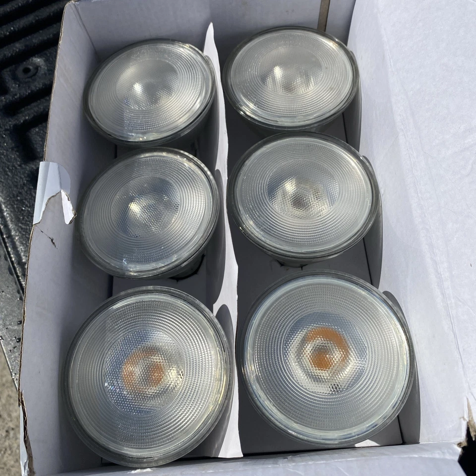 Satco 65W Equivalent Warm White s9022 Medium Dimmable LED Floodlight Light - Image 3 of 4