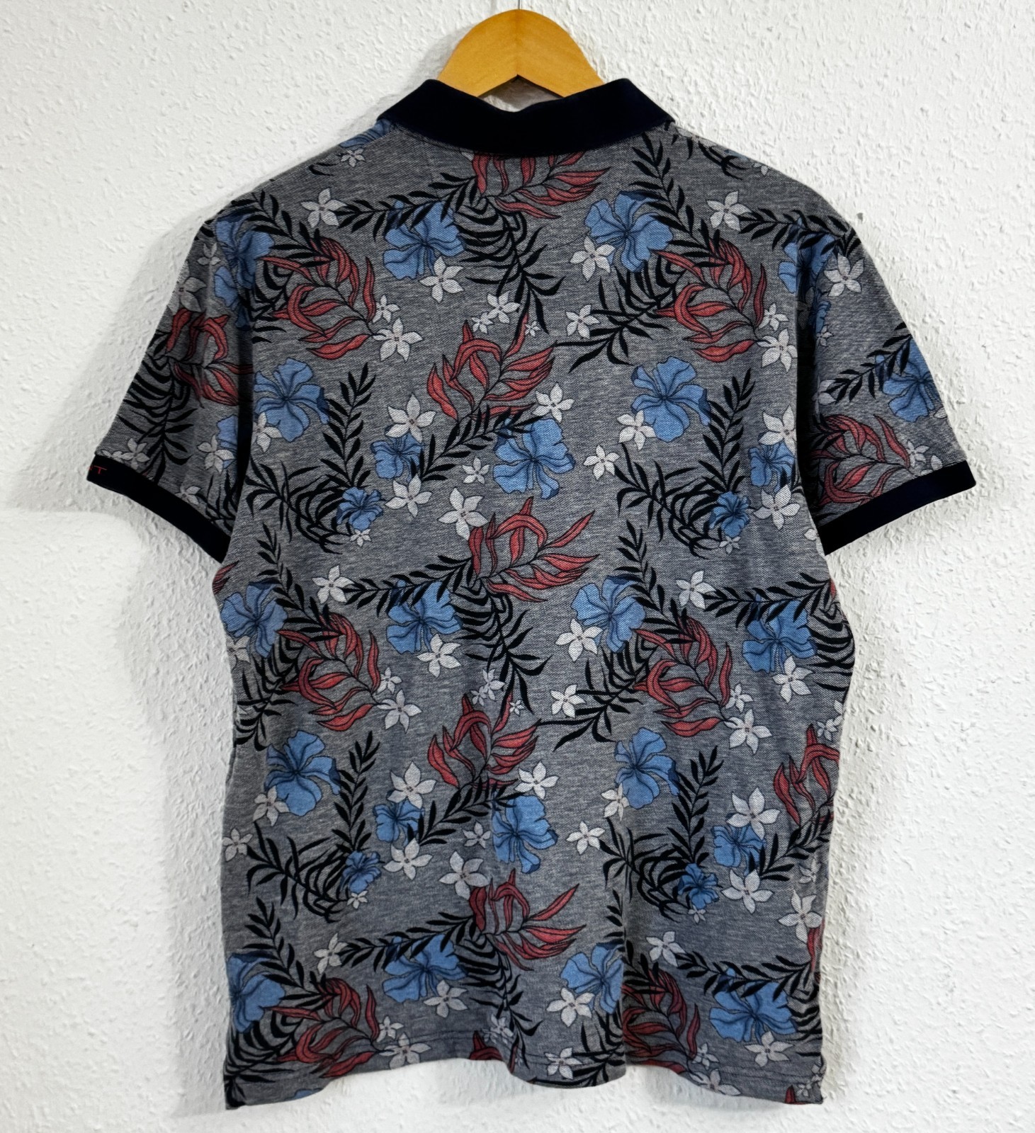 GANT Men’s Tropical Floral Pique Polo Shirt - Size L - Grey/Blue/Coral image 5