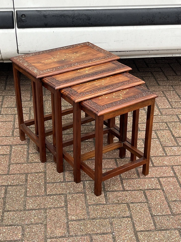 Nido de Mesas, Mesas de Café/Lámpara Perfectas Foto 2 de 4