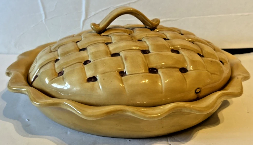 Vintage Ceramic 11" Pie Keeper Ceramics Red orange Lattice