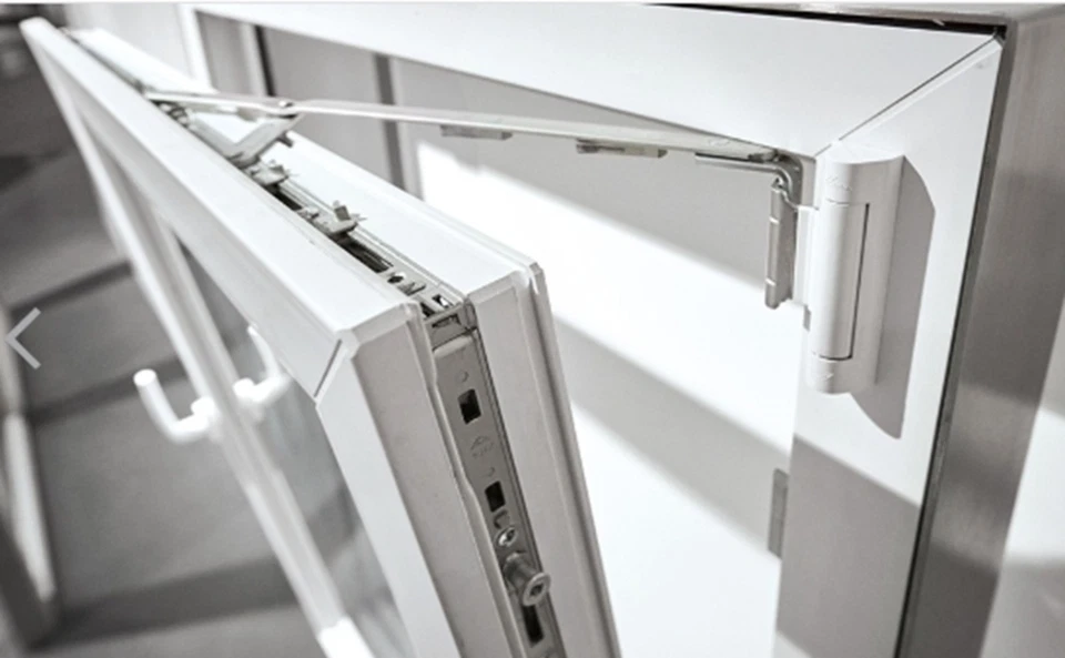 Elite Avora 28" x 48" inclinación y giro negro exterior e interior blanco Foto 3 de 4