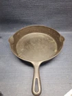 Griswold Vintage No 10 716 E Cast Iron Skillet Frying Pan Small Logo Sits Flat