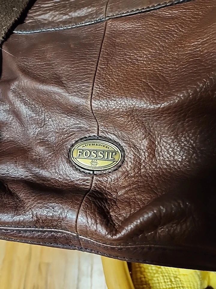 Bandolera plegable de cuero Fossil Explorer XL Hobo Bolso de hombro Dije clave Foto 4 de 4