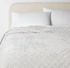 Threshold King Luxe Diamond Stitch Velvet Quilt, New