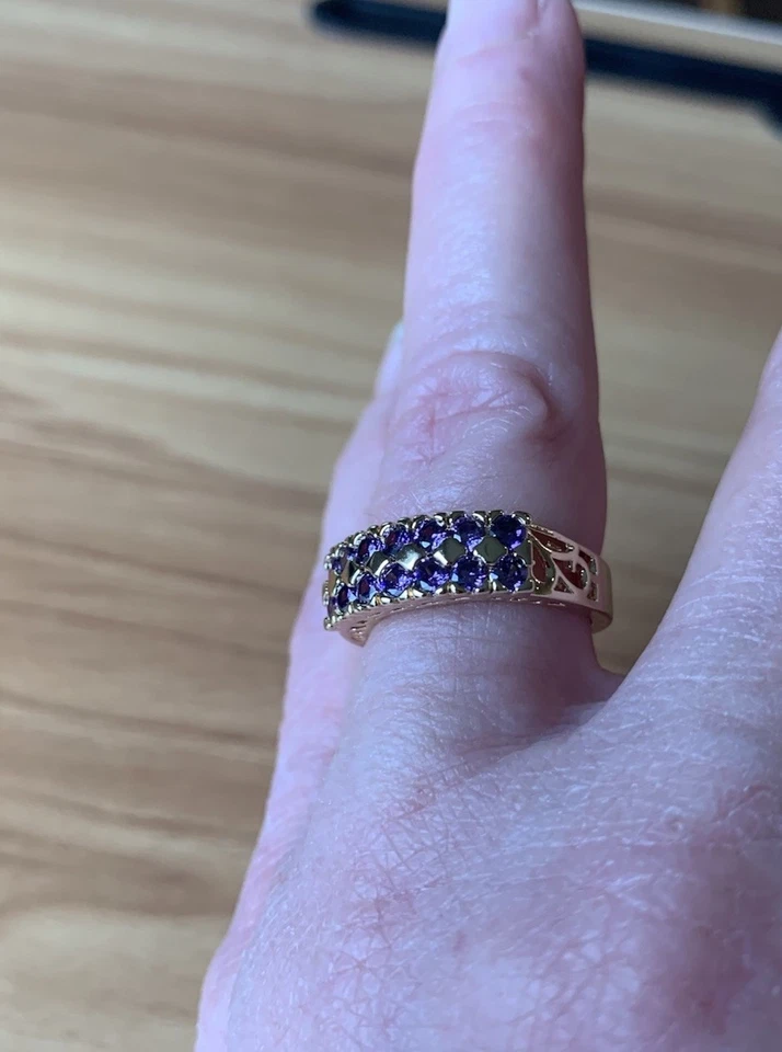 Nuevo Anillo Estilo Canal Doble Fila Amatistas Púrpura Relleno Oro 18k-Talla 8 Foto 2 de 4