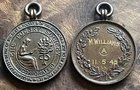 THE POETRY SOCIETY . LOT of 2 MEDALS. 1943 . (See double-sided photos)