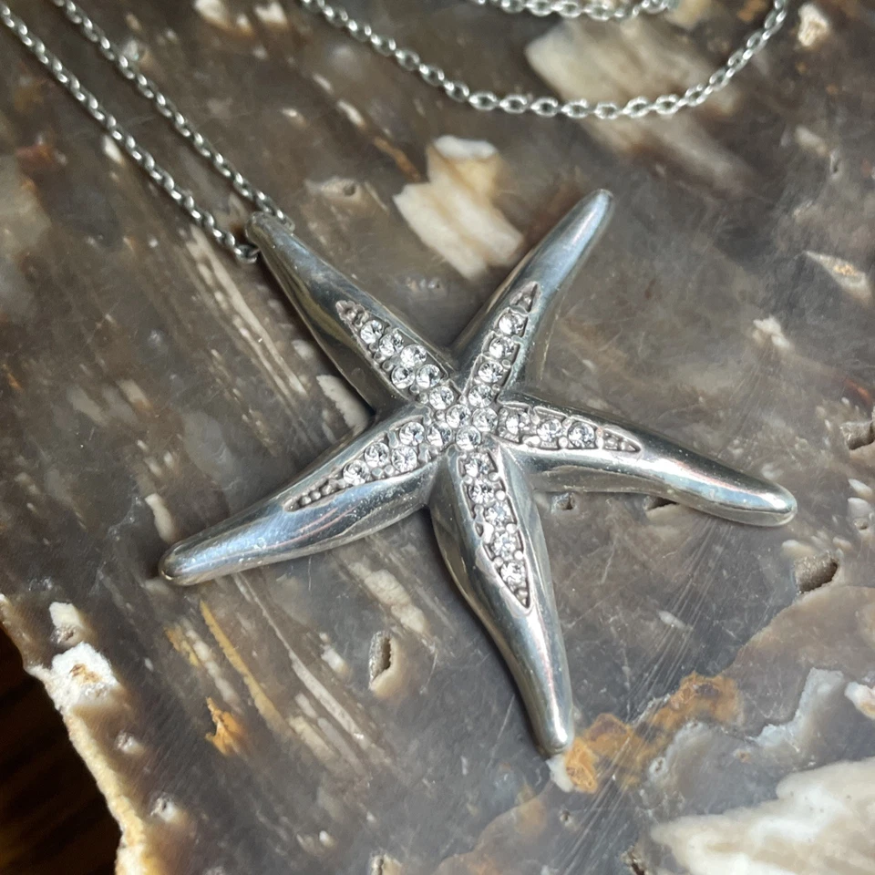 "Collar ajustable Brighton estrella de mar colgante tono plata en 17"""  Foto 3 de 4