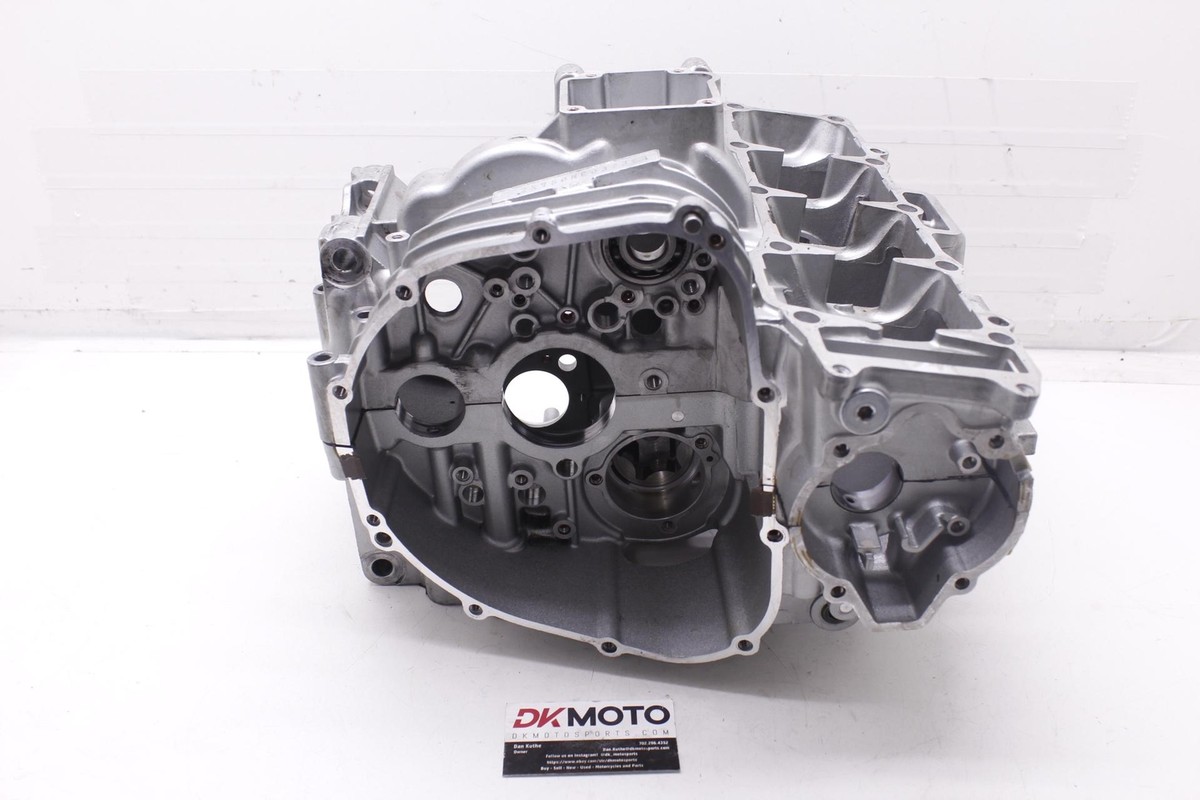 00 KAWASAKI NINJA ZX7R OEM ENGINE MOTOR CRANKCASE CRANK CASES