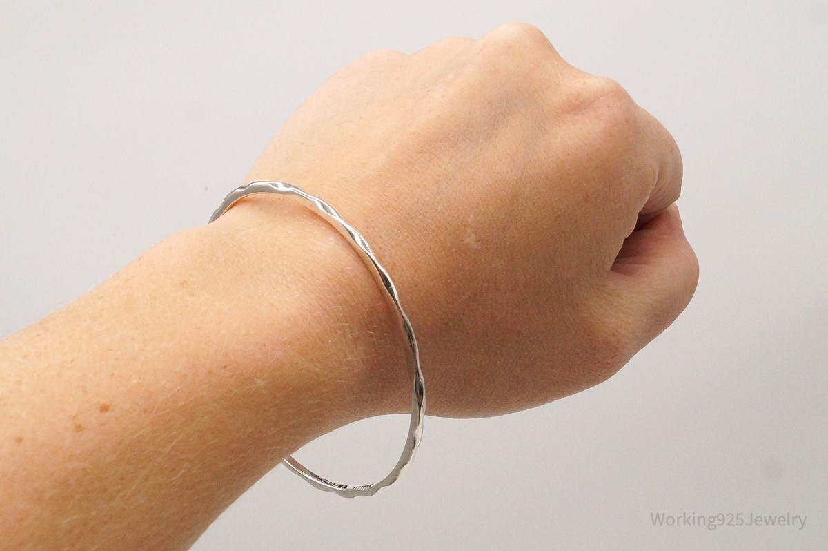 Vintage Mexico Notched Modernist Sterling Silver Bangle Vintage Mexico Notched Modernist Sterling Silver Bangle