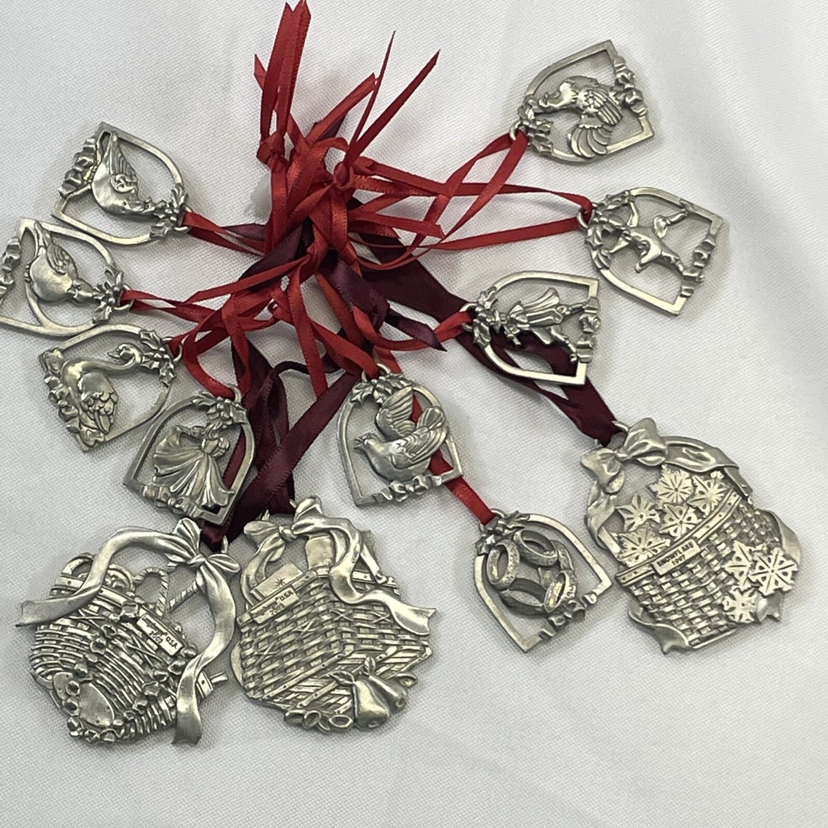 Longabergerクリスマス　pewter tie-onsset Longaberger Pewter Ornament Basket Tie-On Lot Of 12 | eBay