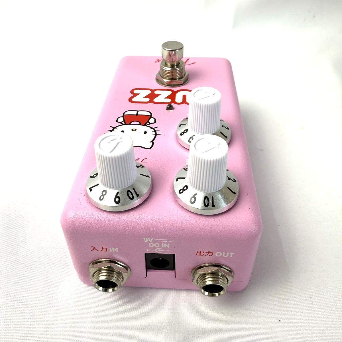 Fender Hello Kitty Fuzz Pink Guitar Effect Pedal Fender x Hello
