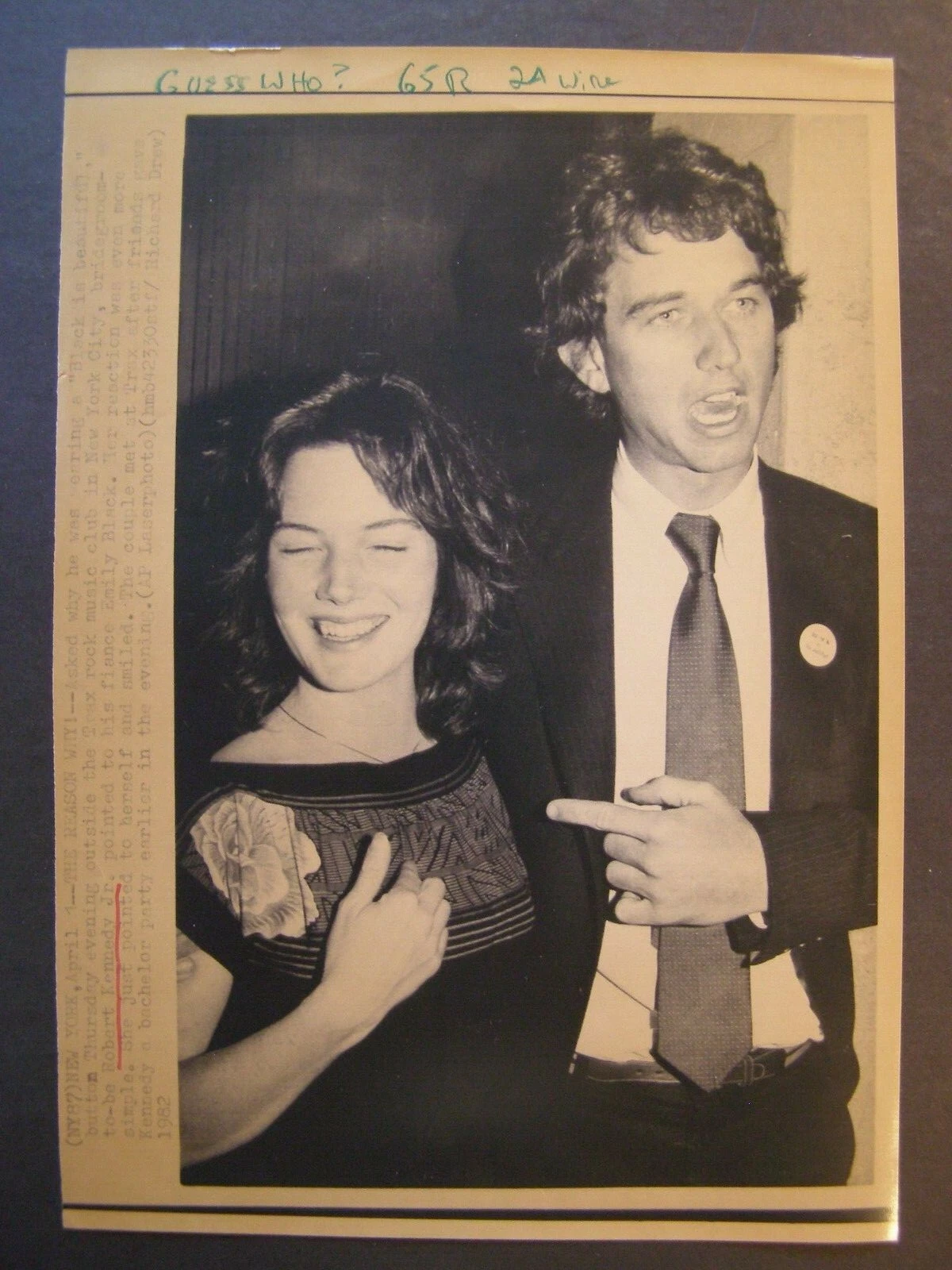 AP Wire Press Photo 1982 Robert Kennedy Jr Emily Ruth Black Trax Rock Music Club - Picture 1 of 1