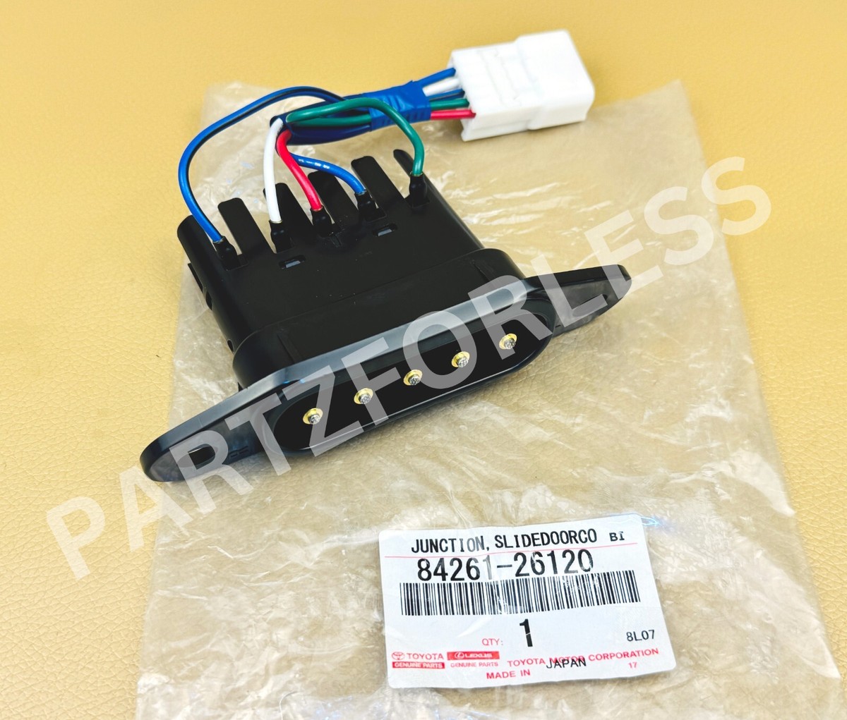 84261-26120 TOYOTA GENUINE JUNCTION, SLIDE DOOR CONTROL,MALE