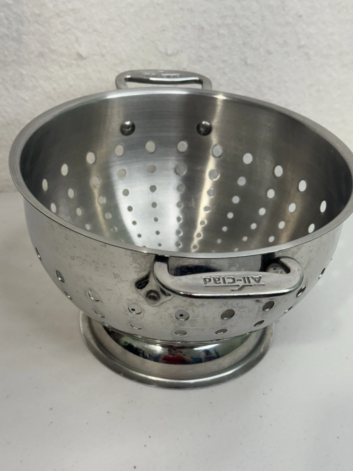 All-Clad Kitchen Tools Classic Stainless Steel 4QT Colander Strainer 9” Diameter
