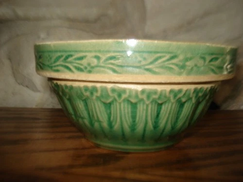 SMALL ANTIQUE YELOWWARE BOWL GREEN BOWL MCCOY?