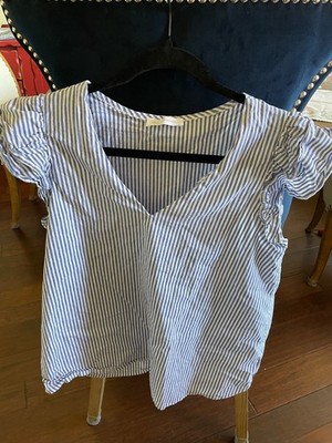 Ces Femme White and blue flutter sleeve blouse. Women's Medium.