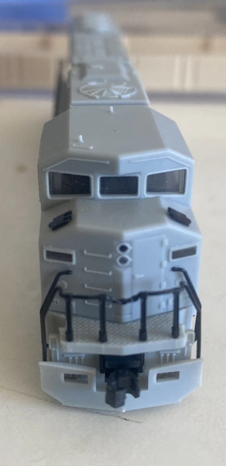 N Scale Atlas DCC Equipped Undecorated SD60M Diesel Engine Locomotive “Cyclops” - Image 4 of 4