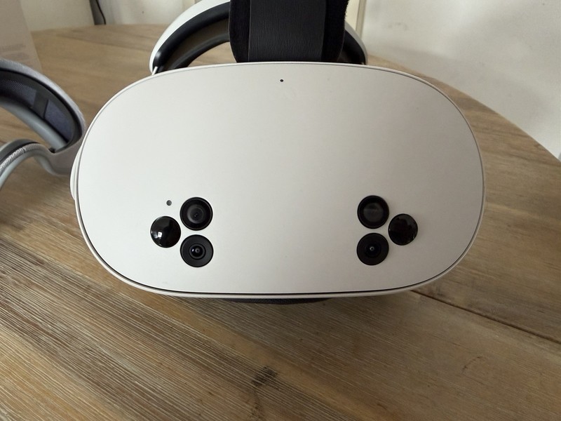 Meta Quest 3S 256GB Virtual Reality. Improved Strap and Charger. Excellent