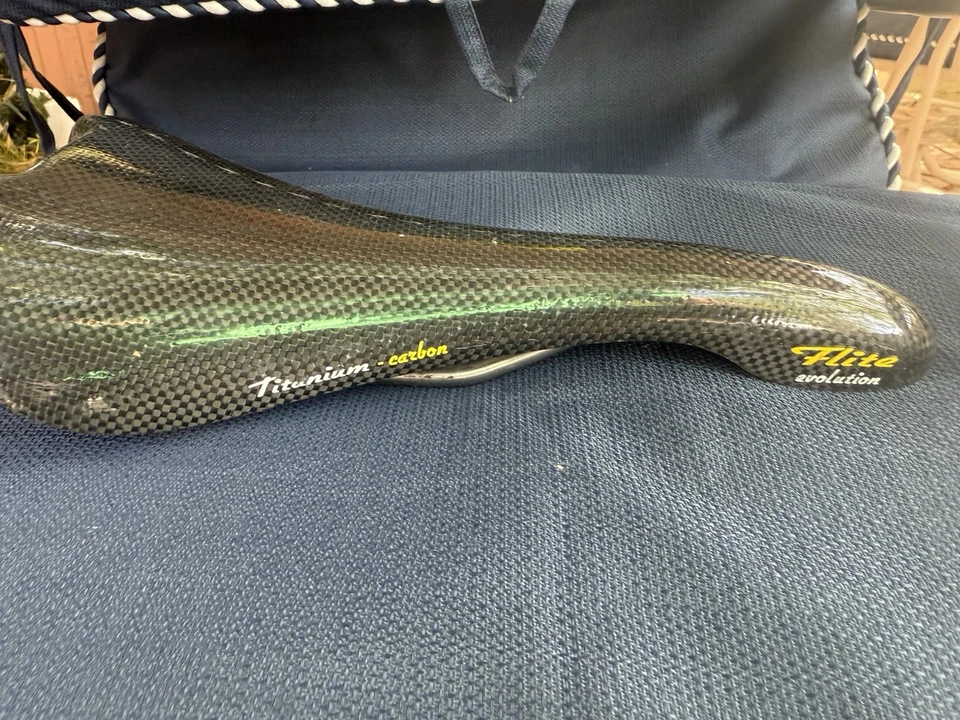 Selle ITALIA Flight EVOlution CARBON FIBER Saddle Titanium Rails - Image 2 of 4