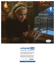 Kiernan Shipka 'Chilling Adventures Of Sabrina' Signed 8x10 Photo 'Sabrina' ACOA