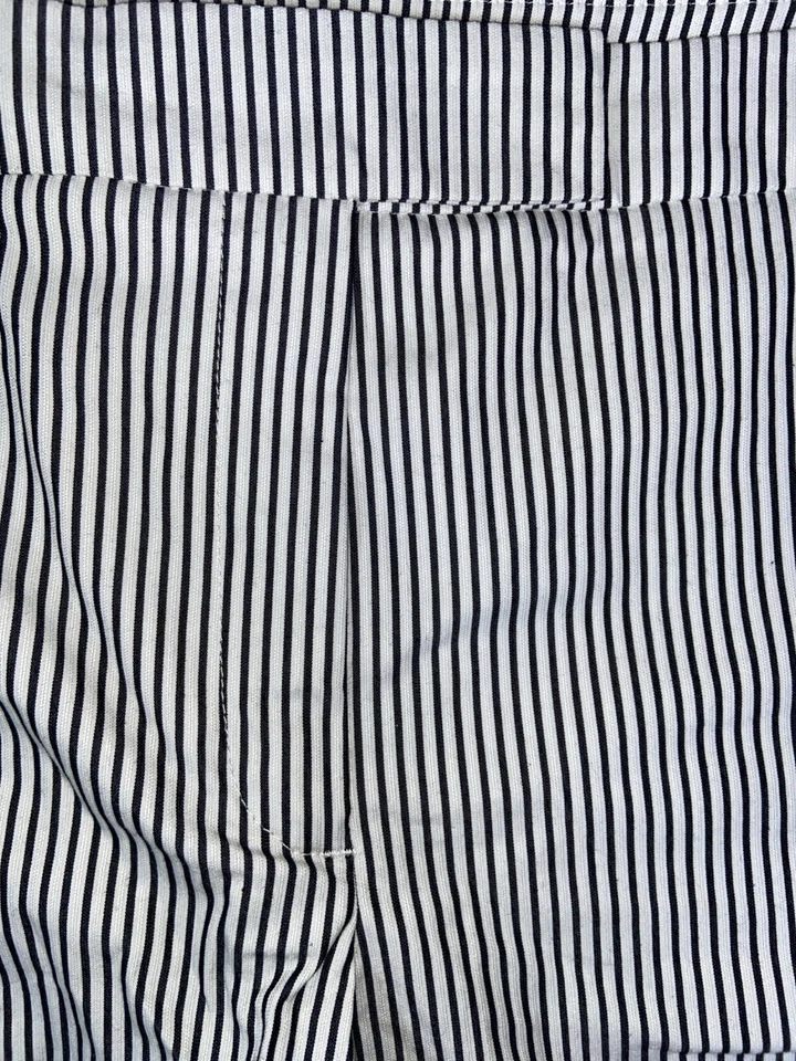 Pantalones Cortos Deportivos Jones New York Para Mujer 8 Azul Blanco Rayas Bermudas Elastizados Informales Foto 2 de 4