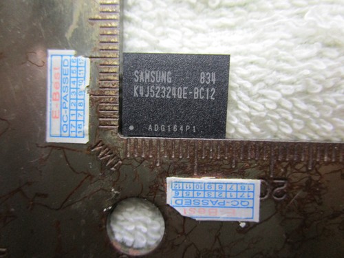 1x IC K4J52324QE-BC12 FBGA136 – Nuovo – K4JS2324QE-BC12 / K4J52324QE-BCI2