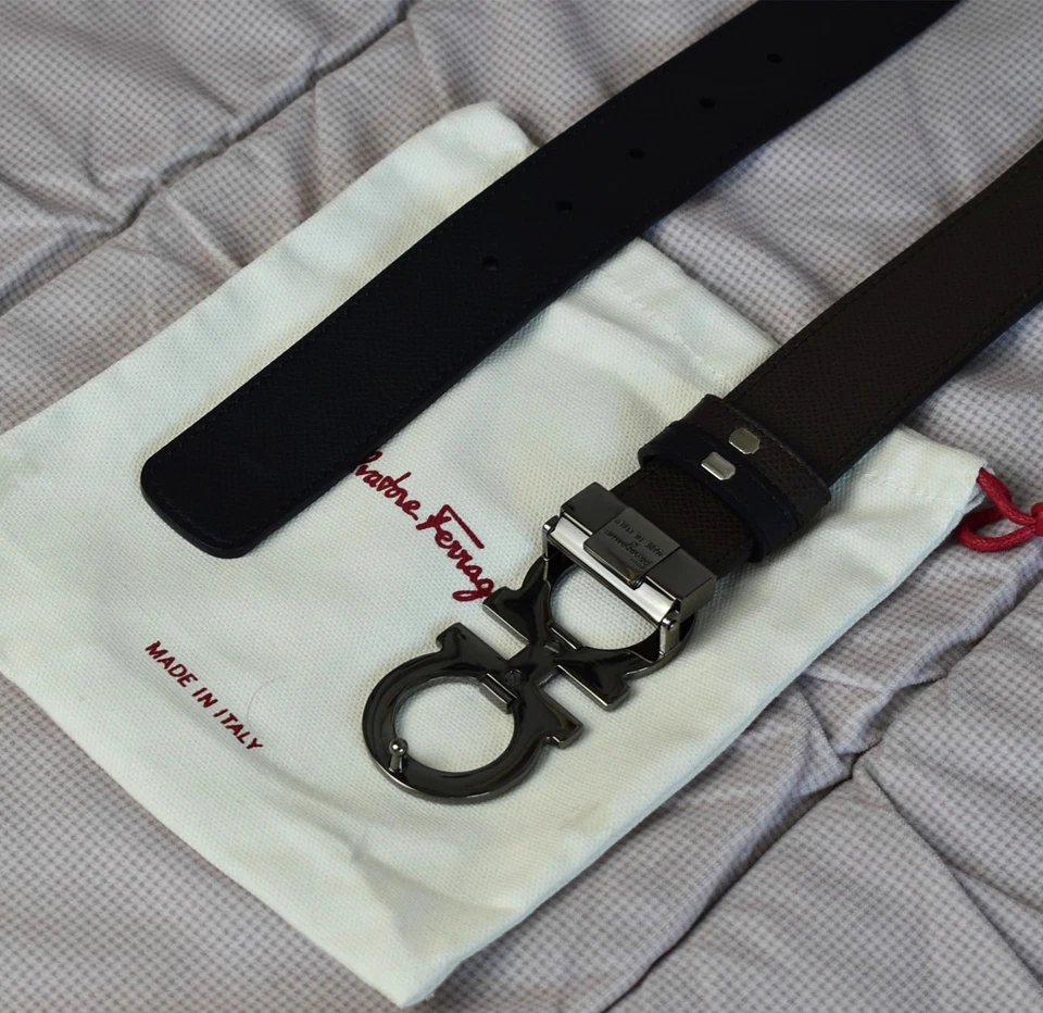 Cinturón Hombre Ferragamo Reversible/Ajustable Acabado Metálico Gancini Hebilla 120cm Foto 4 de 4