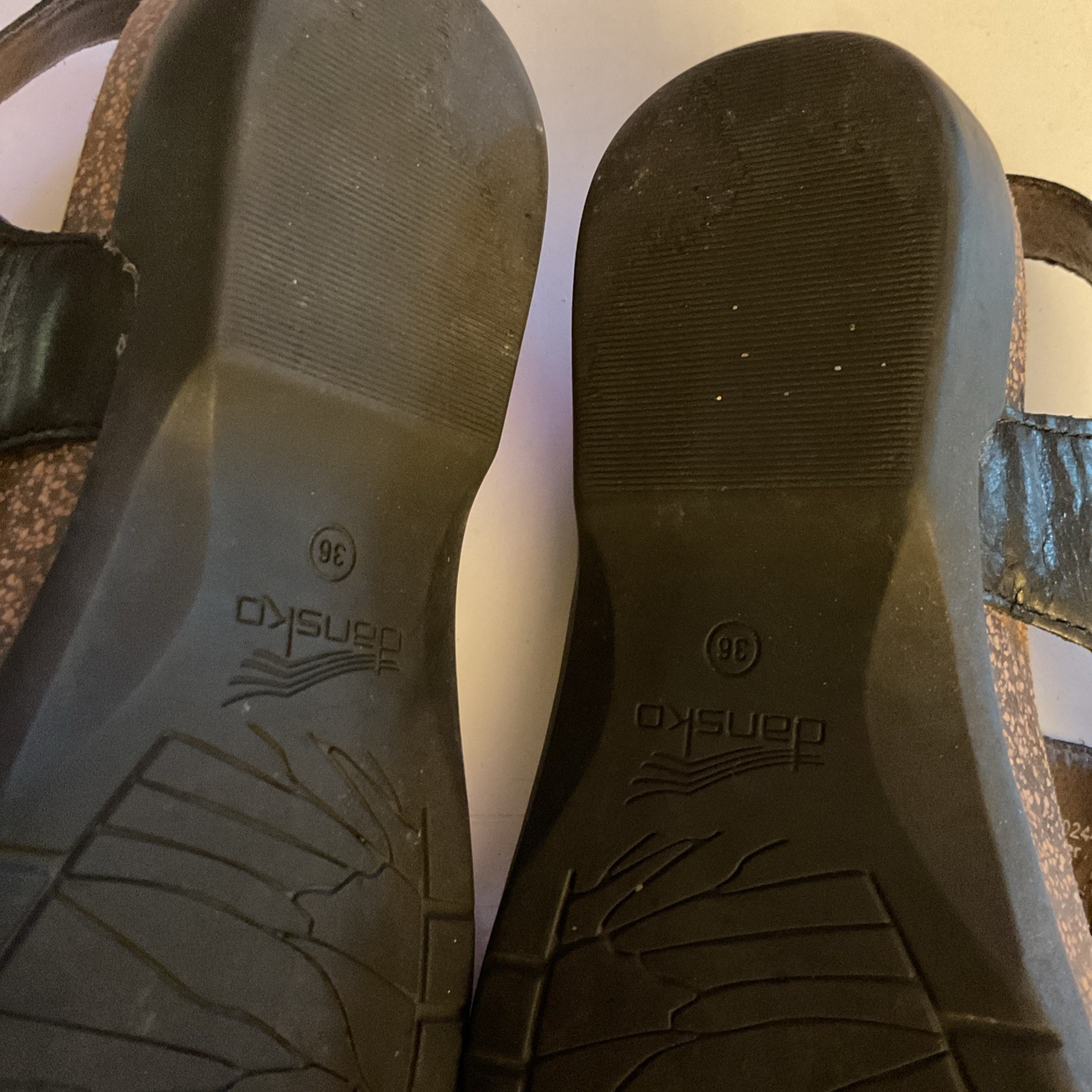 Dansko Black Leather Toe Loop Slingback Sandals C… - image 6