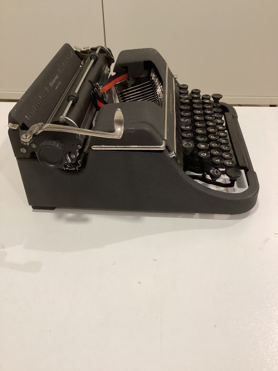 UNDERWOOD UNIVERSAL TYPEWRITER PICA FONT 10 CPI. SPANISH LAYOUT Ñ