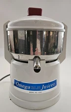Omega Model 1000 Fruit/Vegtable Juicer Blue & White