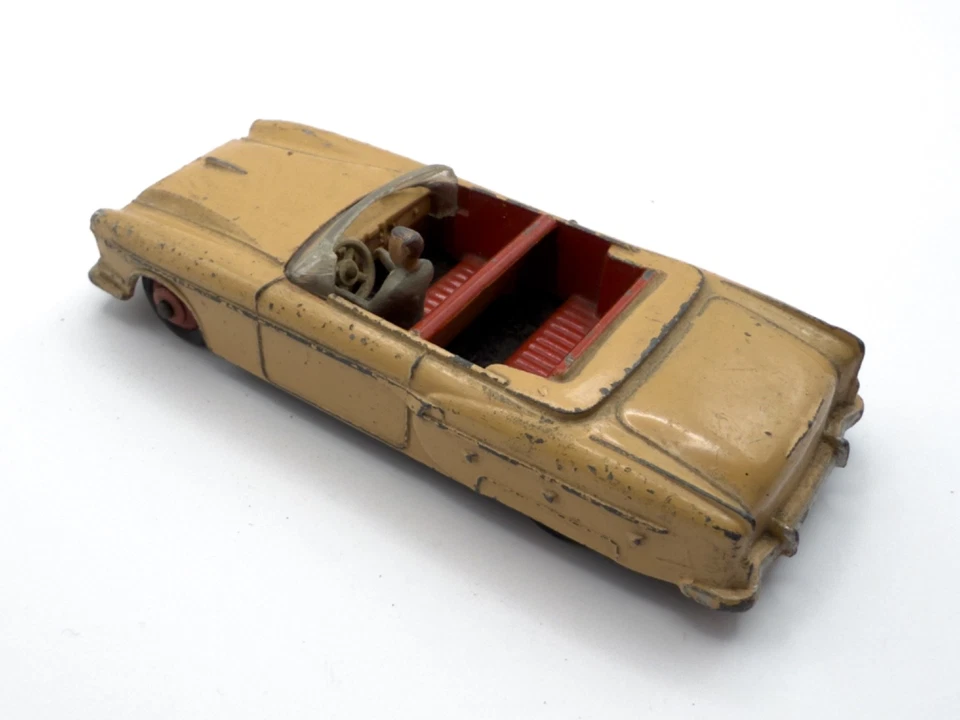 RARE ORIGINAL DINKY TOYS 132 PACKARD CONVERTIBLE DIECAST MODEL CAR TAN/RED 1955 - Image 2 of 4