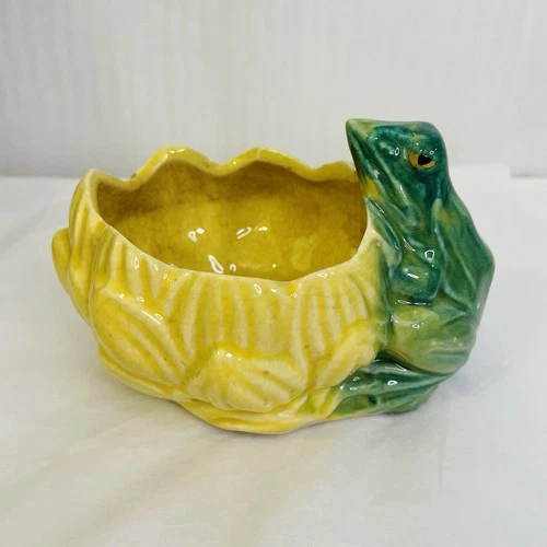 Unmarked McCoy Planter Green Frog Yellow Lotus Lily Pad Mid Century MCM 50s