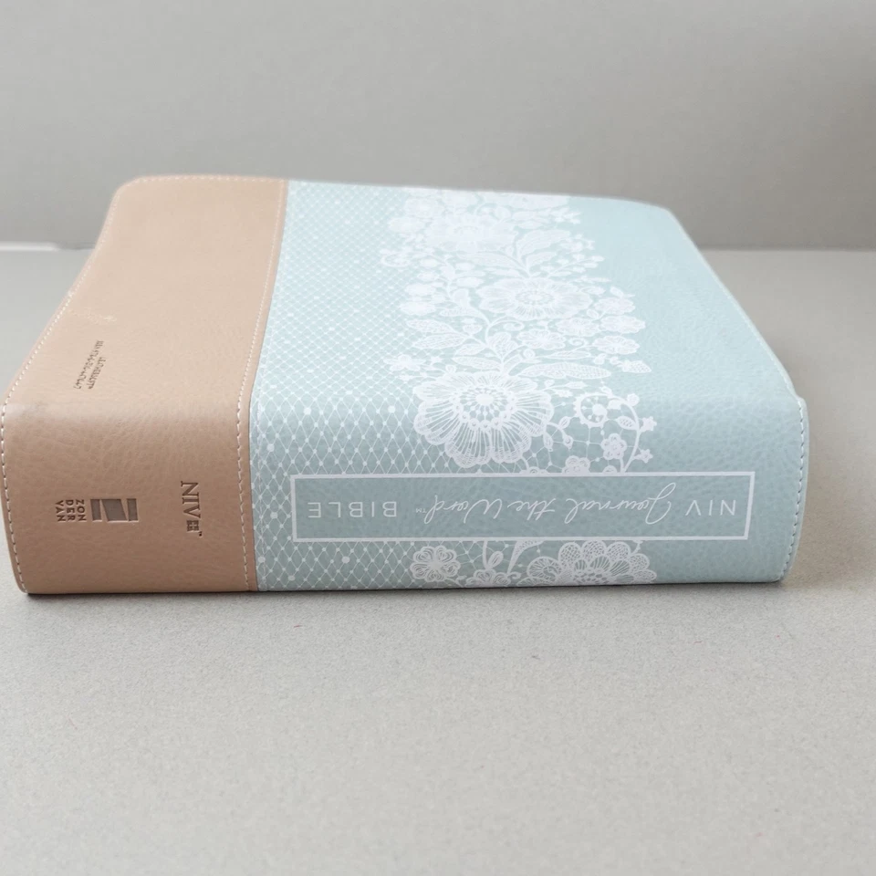 NIV Journal the Word Bible  Large Print  Leathersoft Teal and  Tan Indexed - Image 4 of 4