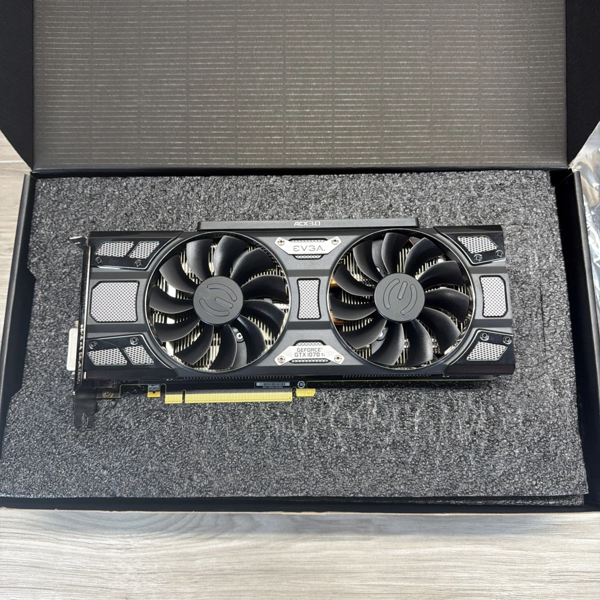 Preços baixos em Nvidia GeForce GTX 1070 Ti 8GB Placas gráficas de