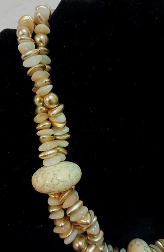 Chico's Chunky Acrylic Marble Gold Cream Tone Necklace 17' - 22" - Picture 3 of 9