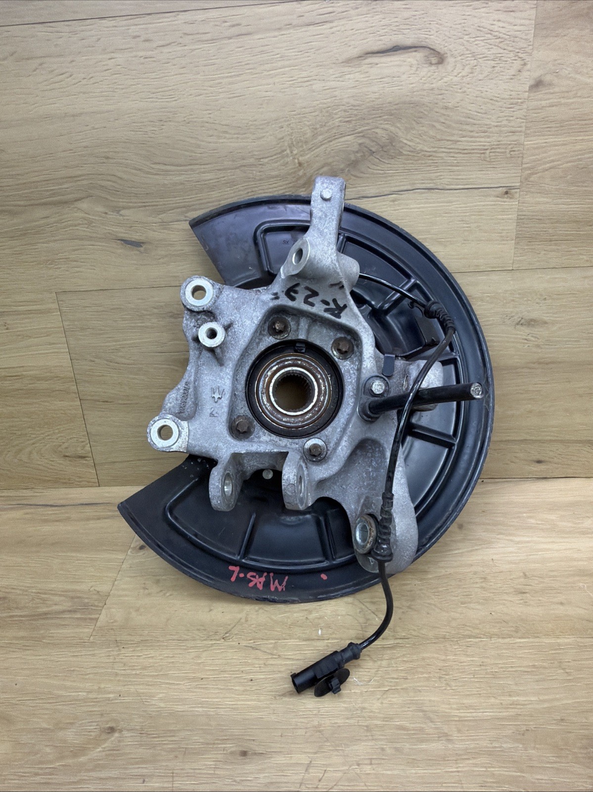 Maserati Ghibli 2017-2024 Rear Left Steering wheel hub