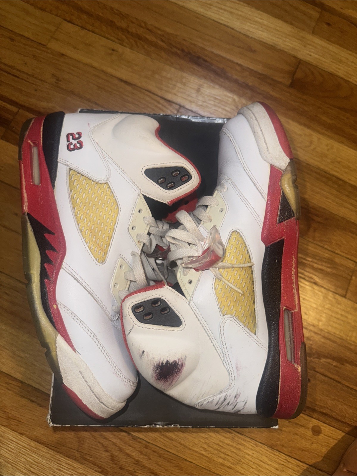 Size 8.5 - Nike Air Jordan 5 Retro 2006 Fire Red Jumpman 23 Sneakers Beaters